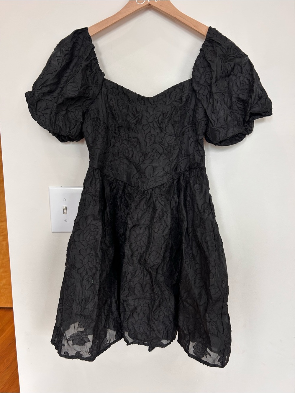 Allison & Kelly Short Puff Sleeve Printed Jacquard Dress Black M